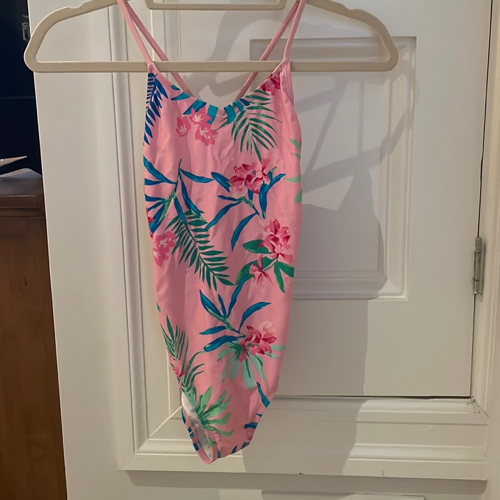 Super cute girls bathing suit